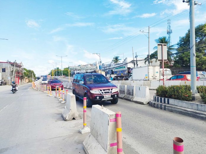 flyover-pic The four-lane, 453.7 lineal meters long Ungka flyover will operate 24/7 starting Dec. 25, 2024, with strict enforcement of traffic regulations to ensure prohibited vehicles do not pass, according to the Department of Public Works and Highways Region 6. AJ PALCULLO/PN