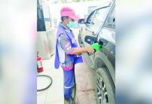 Gasoline pump prices up for third straight week Fuel companies will increase prices per liter of gasoline by P0.40 and reduce prices of diesel by P0.50 and kerosene by P0.75 today, Dec. 10, 2024. Photo shows a gasoline station attendant serving a customer at Patron gas station in Mali-ao, Pavia, Iloilo on Monday, Dec. 9, 2024. AJ PALCULLO/PN