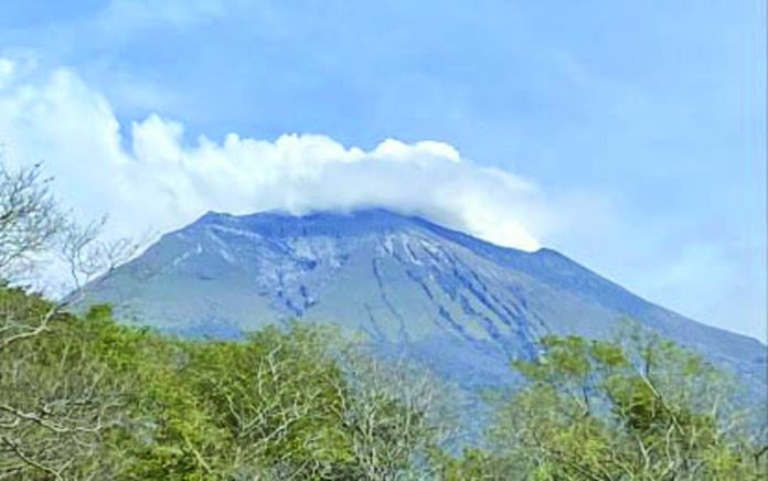 kanlaon_tent_city_resized A shot of Mt. Kanlaon taken from Barangay Biak na Bato in La Castellana, Negros Occidental on Tuesday, Dec. 24, 2024. Office of Civil Defense Region 6 Director Raul Fernandez, in an interview on Wednesday, Dec. 25, 2024, said preparations were underway to establish a tent city in Himamaylan City in case authorities raise the alert level due to the volcano's unrest. PHOTO COURTESY OF TF KANLAON