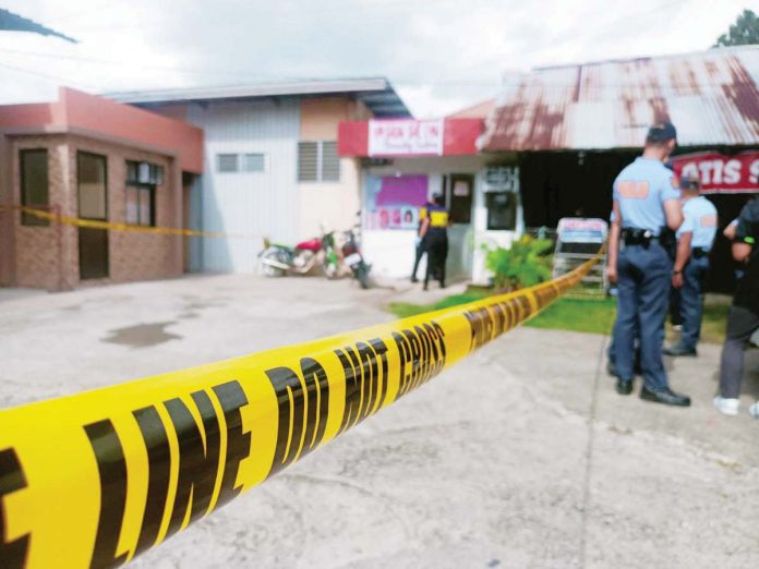 Alias “Joven” was fatally shot by his live-in partner’s ex-partner in a salon here in Purok 4, Pavia, Iloilo, on Sunday, Dec. 1, 2024. AJ PALCULLO/PN