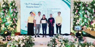 Panay News’ Merlinda Hurtada Bagnate (center) receives the 2023 Provincial Strategic Partnership Award from Vice Gov. Jaime Magbanua, Capiz Provincial Health Office (PHO) officer Atty. Shiela Artillery, Dr. Alex Nolasco, and Dr. Leah Del Rosario of PHO. PHOTO COURTESY OF MERLINDA HURTADA BAGNATE