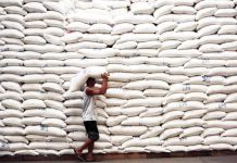 PH importers delay purchases of 350K tons of Vietnamese rice Pakistan has expressed its interest in forging a partnership with the Philippines on rice importation. INQUIRER PHOTO/GRIG C. MONTEGRANDE