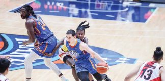 NLEX Road Warriors’ Robert Bolick Jr. eludes the defense of San Miguel Beermen’s Jaymar Perez. PBA PHOTO