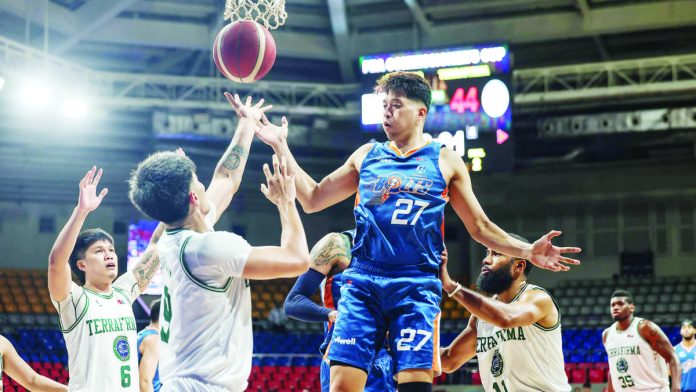 sports_PBA_resized Jansen Rios converted a go-ahead three-pointer in Meralco Bolts; victory over Terrafirma Dyip. PBA PHOTO