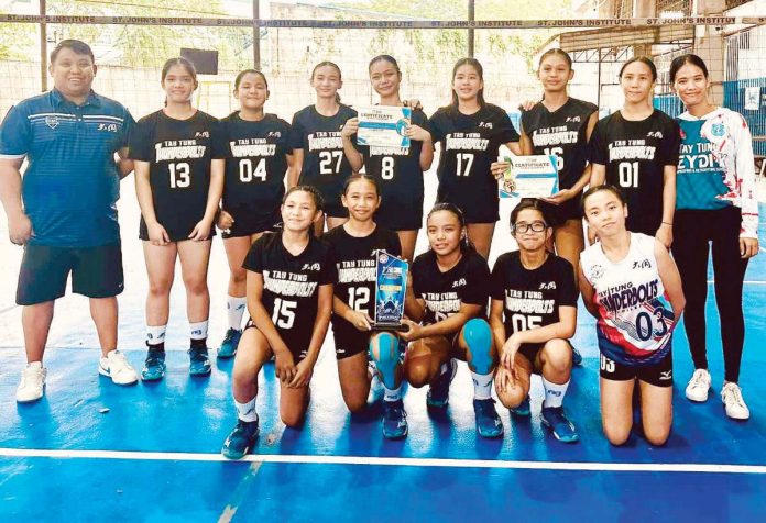 Members of Bacolod Tay Tung High School Thunderbolts team. PHOTO COURTESY OF BIBOY CALAMBA