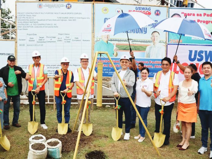 uswag secondary pic Uswag Ilonggo Partylist’s Cong. Jojo Ang and nominee Maria Lourdes “Lulu” Miraflores and Gov. Jose Enrique Miraflores lead the groundbreaking ceremony for the P80-million Aklan Provincial Sports Complex in Makato, Aklan on Thursday, Dec. 19, 2024.