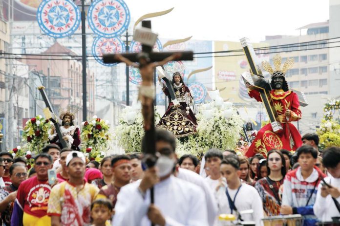 Comelec_1_resized Replicas of the Black Nazarene parade along Quezon Boulevard in Quiapo, Manila on Jan. 2, 2025. They were later blessed as part of the upcoming Feast of the Black Nazarene on Jan. 9. PNA