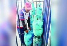 Petron implemented a P0.90 per kilogram rollback in liquefied petroleum gas prices effective 12:01 a.m. on January 1, 2025. AJ PALCULLO/PN