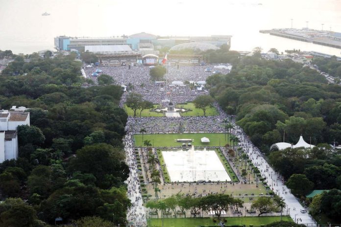 Palace_1_resized Iglesia Ni Cristo members, estimated at 1.5 million, show up for the National Rally for Peace at Rizal Park in Manila on January 13, 2025). The members started coming the day before and assembled peacefully for the main program at the Quirino Grandstand grounds. PNA