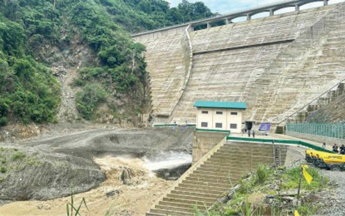 WV_agri_resilience_1_resized TRANSFORMING AGRICULTURE IN ILOILO. The Jalaur River Multi-Purpose Project Stage II, the largest water reservoir of its kind outside Luzon, promises to irrigate 9,500 hectares and support 7,000 farmers across 17 towns. PNA
