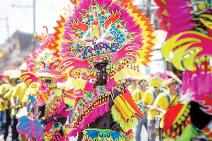 ari-atihan_top_prize_1_resized The municipal government of Kalibo, Aklan shared in P1 million in prizes for the Tribal Big, Tribal Small, Balik Ati and Modern Tribal categories of this year’s Kalibo Sadsad Ati-Atihan contest.