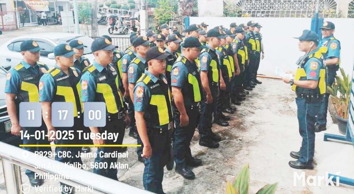 ati-atihan-cops-1 Members of the Task Force Anti-Criminality under the Task Force Ati-Atihan 2025 of the Kalibo Municipal Police Station underwent pre-deployment briefing. KALIBO MUNICIPAL POLICE STATION PHOTO
