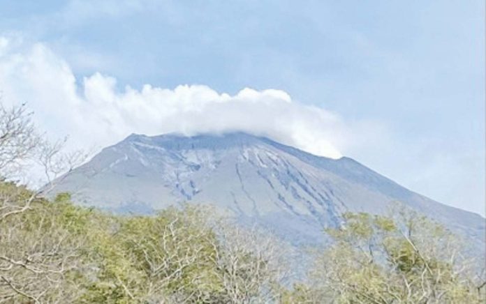 bago_night_events_1_resized The Philippine Institute of Volcanology and Seismology reported increased volcanic activity at Mt. Kanlaon, warning of a possible escalation to Alert Level 4. PNA FILE PHOTO