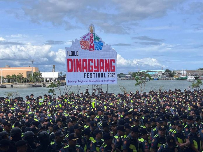 dinagyang-police Photo courtesy of Pia Alyssa Gellada