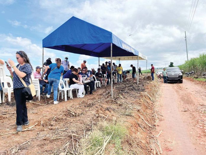 himamaylan-project-1 The construction of the 5.90-kilometer farm-to-market road in Barangay Carabalan, Himamaylan City, Negros Occidental commenced on Thursday, Jan. 9, 2025. HIMAMAYLAN CITY GOV’T PHOTO