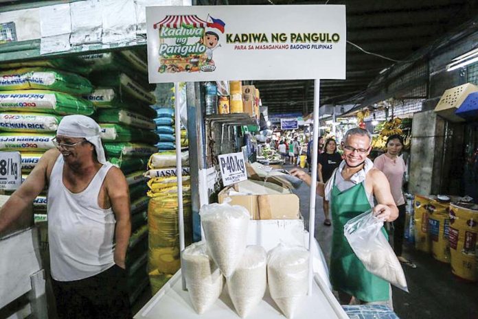 kadiwa-rice The Department of Agriculture says rice sold at P29 per kilo, Rice for All and Sulit Rice will soon be available in supermarkets and convenience stores nationwide. PNA PHOTO BY JOAN BONDOC