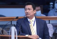 LAPID, NAKIRAMAY SA 2 SUNDALONG NAPATAY SA BASILAN: PEACE PACT, IGALANG Photo courtesy of Senator Lito Lapid