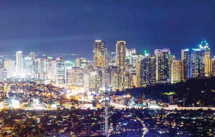 There are currently nearly 1.8 million square meters of available office space in Metro Manila. Photo shows the Makati-Taguig skyline. GIGIE CRUZ/ABS-CBN NEWS FILE PHOTO