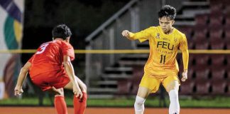 Far Eastern University-Diliman Baby Tamaraws’ Czam Acuesta controls the ball. UAAP PHOTO