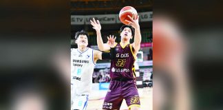 In Changwon LG Sakers’s victory over Seoul Samsung Thunders in the Korean Basketball League, Carl Tamayo tallied 24 points. KBL PHOTO