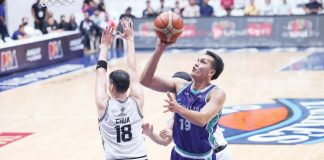 Converge FiberXers’ Justine Baltazar attempts a one-handed shot. PBA PHOTO