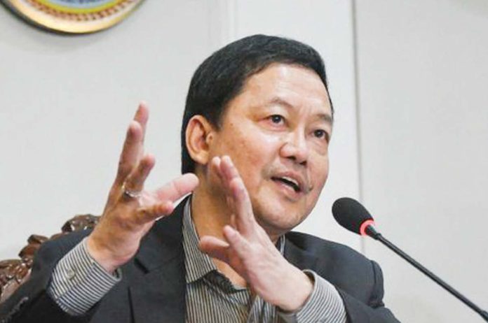 No_violation_1_resized “Contrary to what has been portrayed by some critics, there was no dark or sinister plan behind the transfer of the P60-billion fund balance from PhilHealth to the treasury,” says Solicitor General Menardo Guevarra.