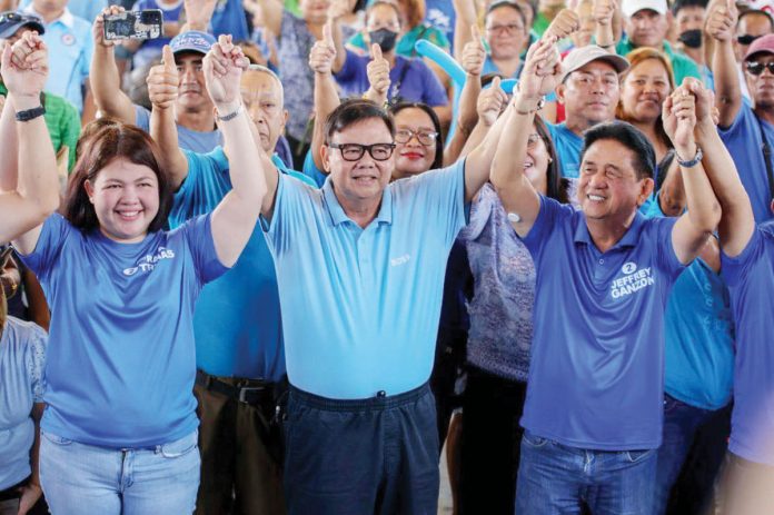 banner_pic_resized_resized Under a unified leadership, the community that gathers in unity progresses together. Community participation has been evident in various initiatives of the Iloilo City Government under the Treñas brand of leadership. This value will undoubtedly continue under the new leadership, anchored in deep commitment, integrity, and a great sense of responsibility to serve, as imparted by Mayor Jerry P. Treñas. Joining hands with the city mayor in the photo are Ms. Raisa Treñas and Vice Mayor Jeffrey Ganzon of Team Uswag.