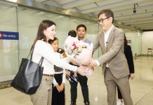 1.2M Filipinos visit HK in 2024 – HKTB Hong Kong Tourism Board Executive Director Dane Cheng welcomes Miguel Linao (center) and his family as the millionth Filipino visitors to Hong Kong. HANDOUT/ABS-CBN NEWS