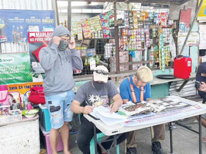 pavia_drugs_resized Around 150 grams of suspected shabu with an estimated street value of P1,020,000 were confiscated from a high-value drug suspect in an anti-illegal drug operation in Barangay Mali-ao, Pavia, Iloilo. PAVIA MUNICIPAL POLICE STATION PHOTO