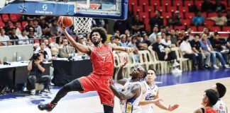 NorthPort Batang Pier’s Kadeem Jack scoops for a layup. PBA PHOTO