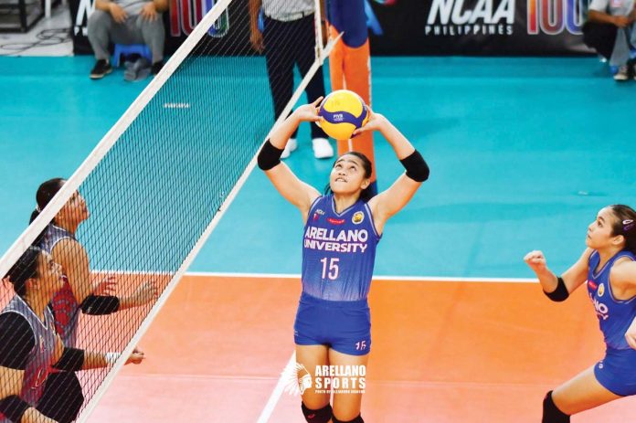 sports_Arellano_resized Ilongga Harem Ceballos of Arellano University Lady Chiefs sets the ball to a teammate. PHOTO COURTESY OF ARELLANO SPORTS