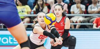 Cignal HD Spikers’ Vanessa Gandler tries to save the ball. PVL PHOTO