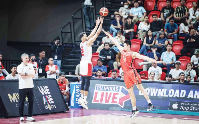 sports_PBA_resized Barangay Ginebra San Miguel Kings’ Jeremiah Gray pulls up for a three-pointer. The Gin Kings is now with a 2-0 lead in the best-of-seven semifinals series. PBA PHOTO