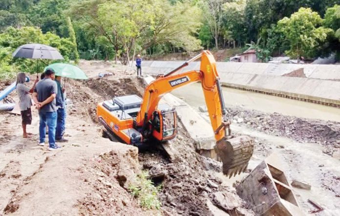 The San Carlos City Waterworks Department is conducting round-the-clock repairs at the Medina Water Treatment Plant spring intake to address the recent facility issues. Photo shows the ongoing repair of the treatment plant on Monday, Feb. 24, 2025. CITY WATERWORKS DEPARTMENT SAN CARLOS/FB PHOTO