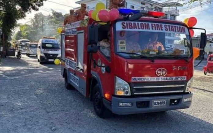 Antique_BFP_resized The Sibalom Fire Station holds a caravan to kickoff Fire Prevention Month on Saturday, March 1, 2025. The Bureau of Fire Protection will conduct fire drills in schools this month to raise safety awareness among children. BUREAU OF FIRE PROTECTION-SIBALOM PHOTO