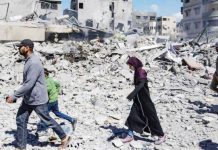 Hamas fires rockets at Tel Aviv as Israel renews Gaza ground campaign