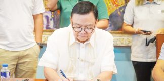 "Children need to play. We must provide them with a pleasing environment so that when they grow up, they become good citizens of our country. I am very happy that the foundation chose Iloilo City to be part of their advocacy to help build our children," said Mayor Jerry Treñas who signed a Memorandum of Agreement for the "Gulong ng Karunungan: Abot-Alam ng Kabataan" project on Monday, March 24. S. BACINILLO/ILOILO CITY PIO PHOTO