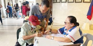 An octogenarian receives his P12,000 cash assistance from the Kabankalan City government in Negros Occidental. In Kabankalan, an octogenarian, aged 80 to 89, is given cash incentive as part of the city government’s initiative to honor their contributions to the community. KABANKALAN CITY GOV'T PHOTO