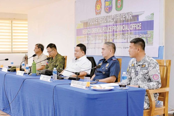 Comelec-NIR-fake-news-1 The Commission on Elections-Negros Island Region (NIR) led by Director Lionel Marco Castillano (center) holds the NIR Regional Joint Security Control Center meeting held on April 28, 2025, at the Negros Oriental Police Provincial Office in Sibulan, Negros Oriental. NEGROS ORIENTAL POLICE PROVINCIAL OFFICE PHOTO
