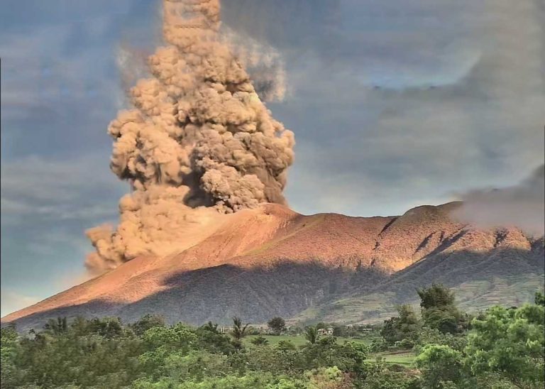 EXPLOSIVE ERUPTION: Kanlaon volcanic ashfall threat prompts swift ...