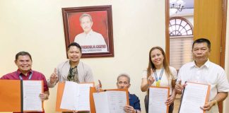 Gov. Fredenil Castro; John Amorsolo, Senior Science, Research Specialist and Focal Person of Agriculture and Fisheries Resources Research and Extension for Development Network; and Acting Provincial Agriculturist Raoul Perez signed the memorandum of understanding for Regional Institutionalization of Agriculture and Fisheries Resources, on April 7, 2025. CAPIZ PROV’L GOV’T COMMUNICATIONS GROUP PHOTO