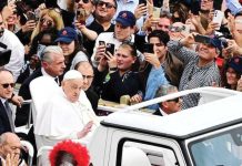 Pope Francis dies from stroke and heart failure, Vatican says Pope Francis waves to crowds on Easter Sunday during a public appearance which surprised many. GETTY IMAGES