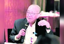 Bangko Sentral ng Pilipinas Governor Eli Remolona Jr. signs Circular No. 1212, ordering banks that are authorized to transact in non-deliverable FX derivatives to ensure that these products were used for “legitimate economic purposes.” PHOTO COURTESY OF INQUIRER.NET