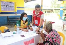 15,000 poor and elderly patients in WV get free hospital care A Department of Social Welfare and Development personnel assist a senior citizen during the payout of social pension under the Social Pension (SocPen) Program, as part of the first quarter distribution in 2025. The program, which provides P3,000 in financial aid per beneficiary, supports indigent elderly citizens in meeting their basic needs. DSWD-6 PHOTO