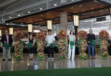 (L–R) Paul Birkett, Gwen Lim, Mayor Alex Advincula, Sunshine Cruz, and Bill Cummings at the ribbon cutting to kick off the opening of the new Landers store in Cavite.