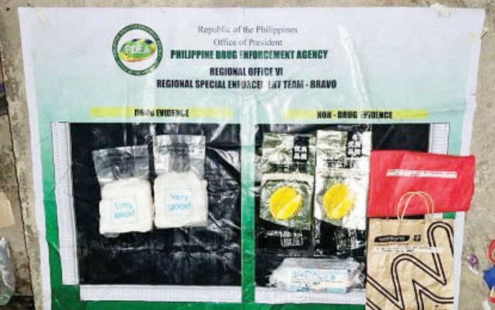 negros_shabu_1_resized These two kilograms of suspected shabu worth P13.6 million and non-drug items were seized by agents of the Philippine Drug Enforcement Agency Region 6’ Special Enforcement Team-Bravo during a buy-bust in Barangay Bantayanon, Calatrava, Negros Occidental on Monday, April 8, 2025. A lone suspect was arrested. PDEA-WESTERN VISAYAS PHOTO