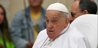 Pope Francis waves to the crowd from the popemobile after the Easter Sunday mass at St. Peter's square in the Vatican on April 20, 2025. ANDREAS SOLARO/AFP PHOTO