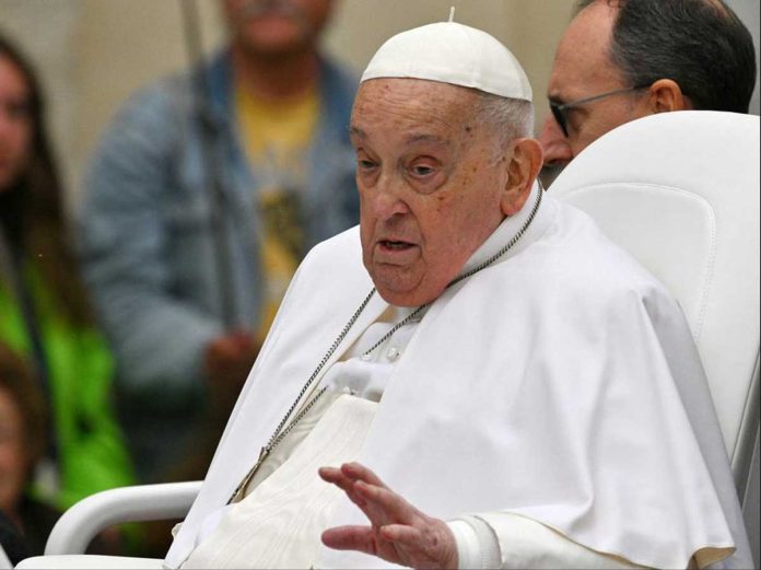 pope-francis Pope Francis waves to the crowd from the popemobile after the Easter Sunday mass at St. Peter's square in the Vatican on April 20, 2025. ANDREAS SOLARO/AFP PHOTO