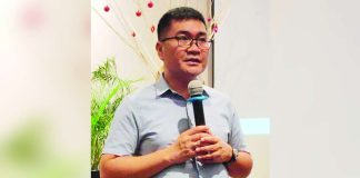 “We are not a political party. DSWD is a non-partisan organization. We serve the best interest of the Filipino people, especially those who truly need our services,” says Department of Social Welfare and Development Region 6 director Arwin Razo. DSWD-6 PHOTO