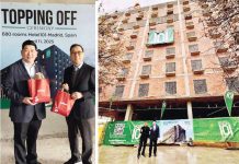DoubleDragon continues to bring pride to Ilonggos: 680-room Hotel101-Madrid’s topping off a milestone Filipino moment in Spain Mang Inasal founder Injap Sia and Jollibee founder Tony Tan Caktiong conducts the Topping Off Ceremony of the 680-room Hotel101-Madrid in Spain.